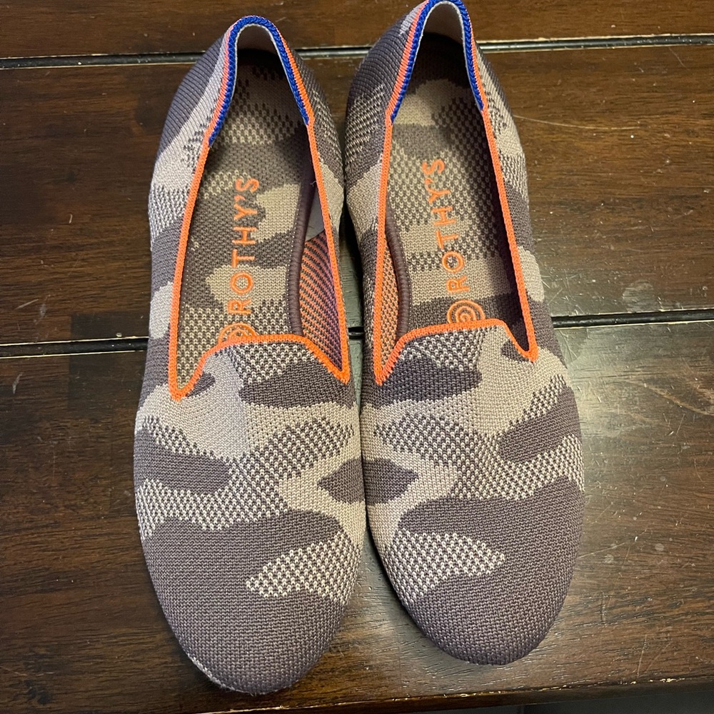 Rothy’s taupe camo loafers sz 8.5 EUC